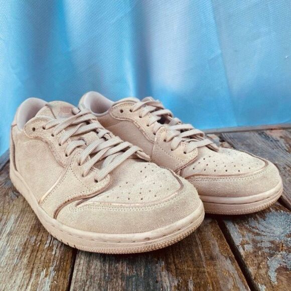 Nike Air Jordan 1 Low SE Women’s Suede Light Pink Rose Gold 9 Sneakers (7Y) - Picture 1 of 7